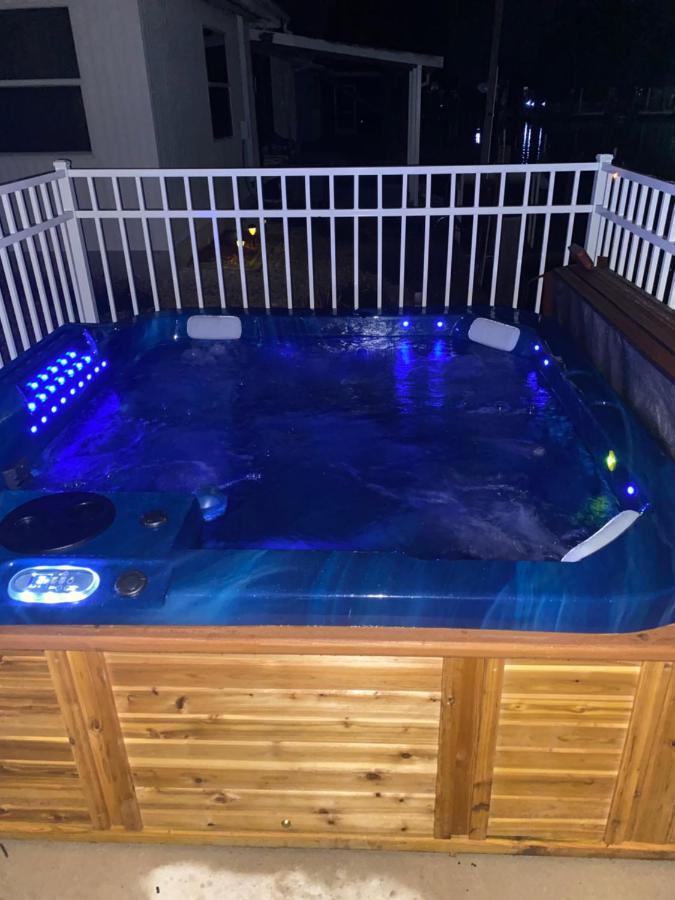 Willa Hot Tub And Dock Gilligan'S On The Island Matlacha Zewnętrze zdjęcie
